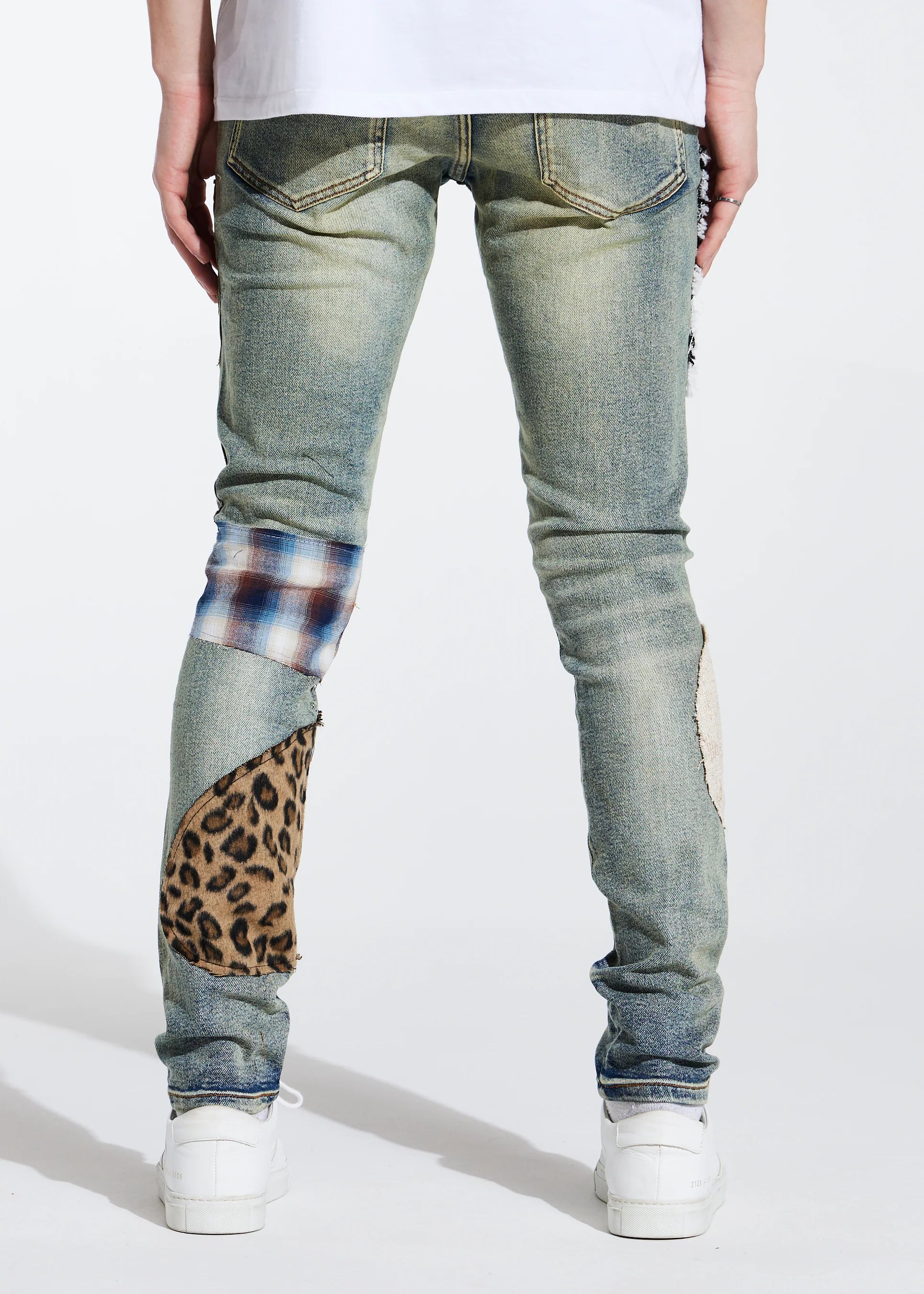 EMBELLISH BLUE JEANS